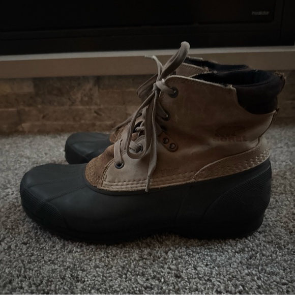 Sorel Men’s Size 11 Tan/Black Lace Up Winter Boot Snow EUC Needs New Laces